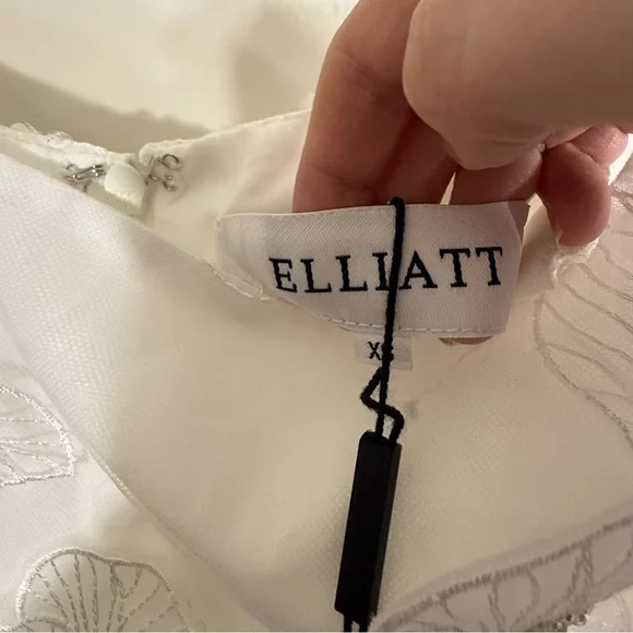 NWT Elliatt Dahlia Midi Dress White 3D Floral XS - Picture 9 of 10